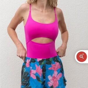 Left On Friday Wear To Short in Aloha Point Break - Never worn!